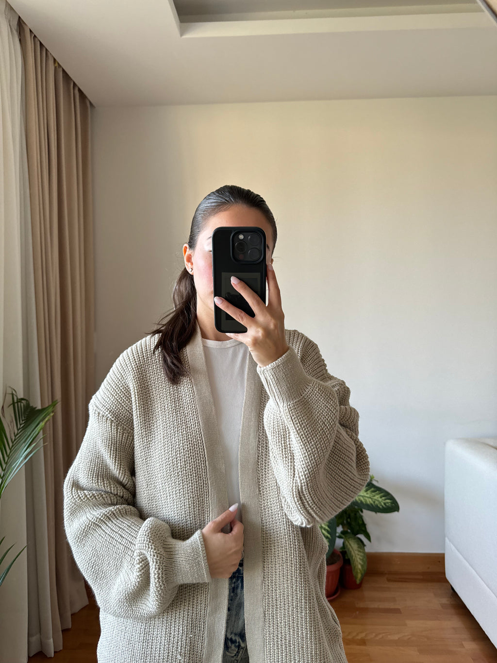 Short Knitted Cardigan-Beige