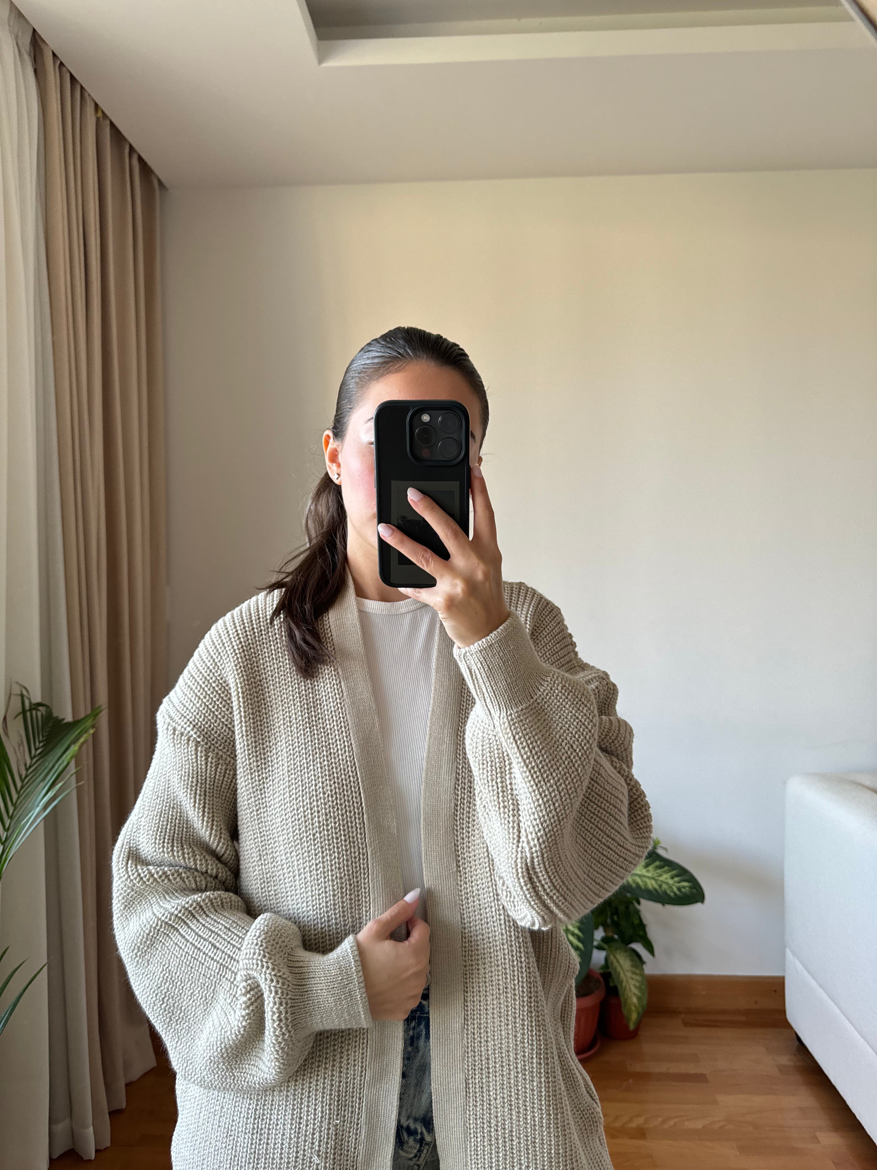 Short Knitted Cardigan-Beige