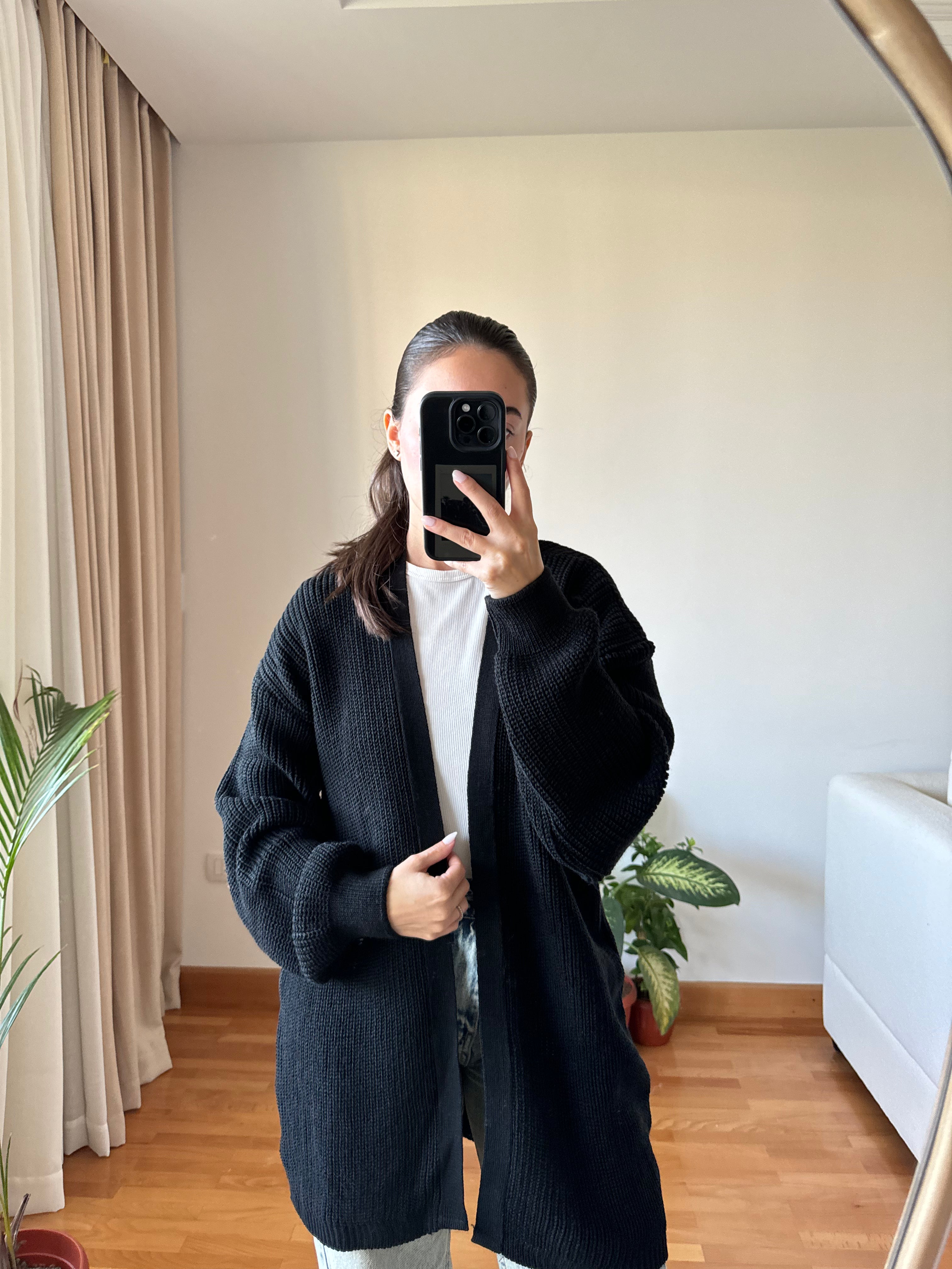 Short Knitted Cardigan-Black