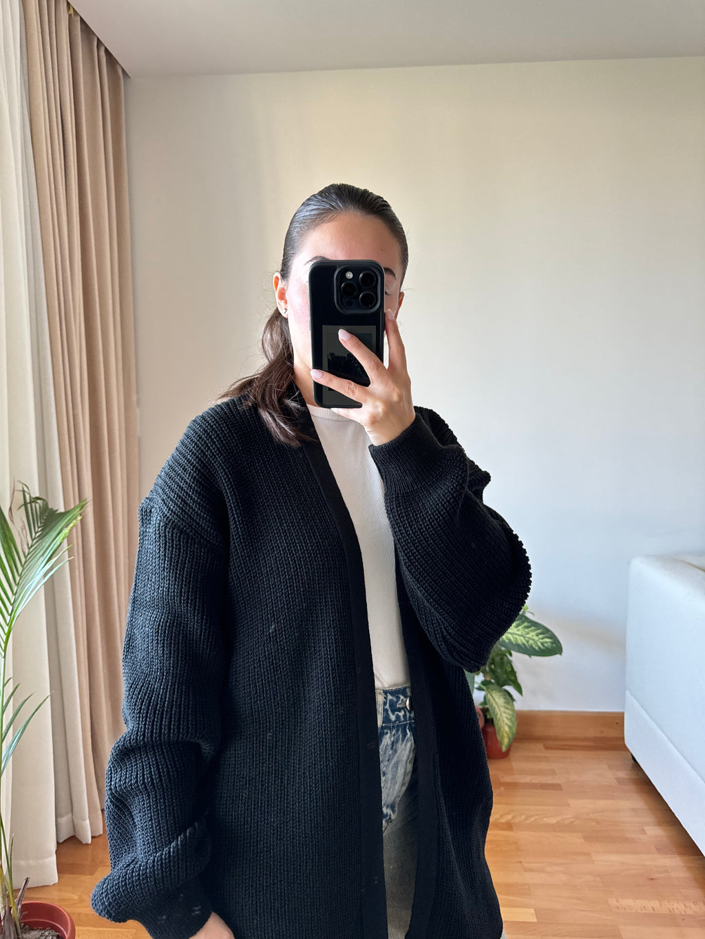 Short Knitted Cardigan-Black