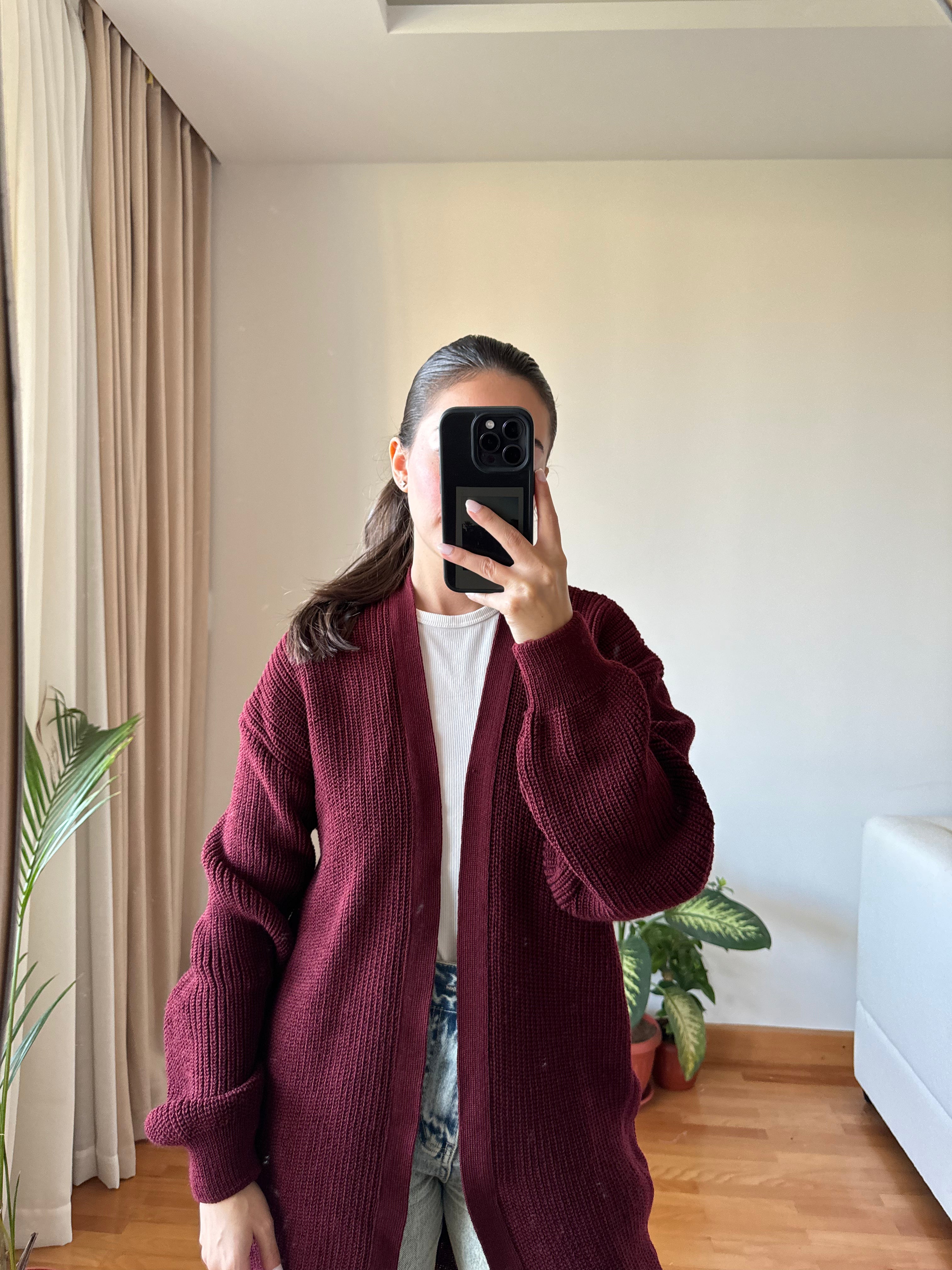 Short Knitted Cardigan-Burgundy