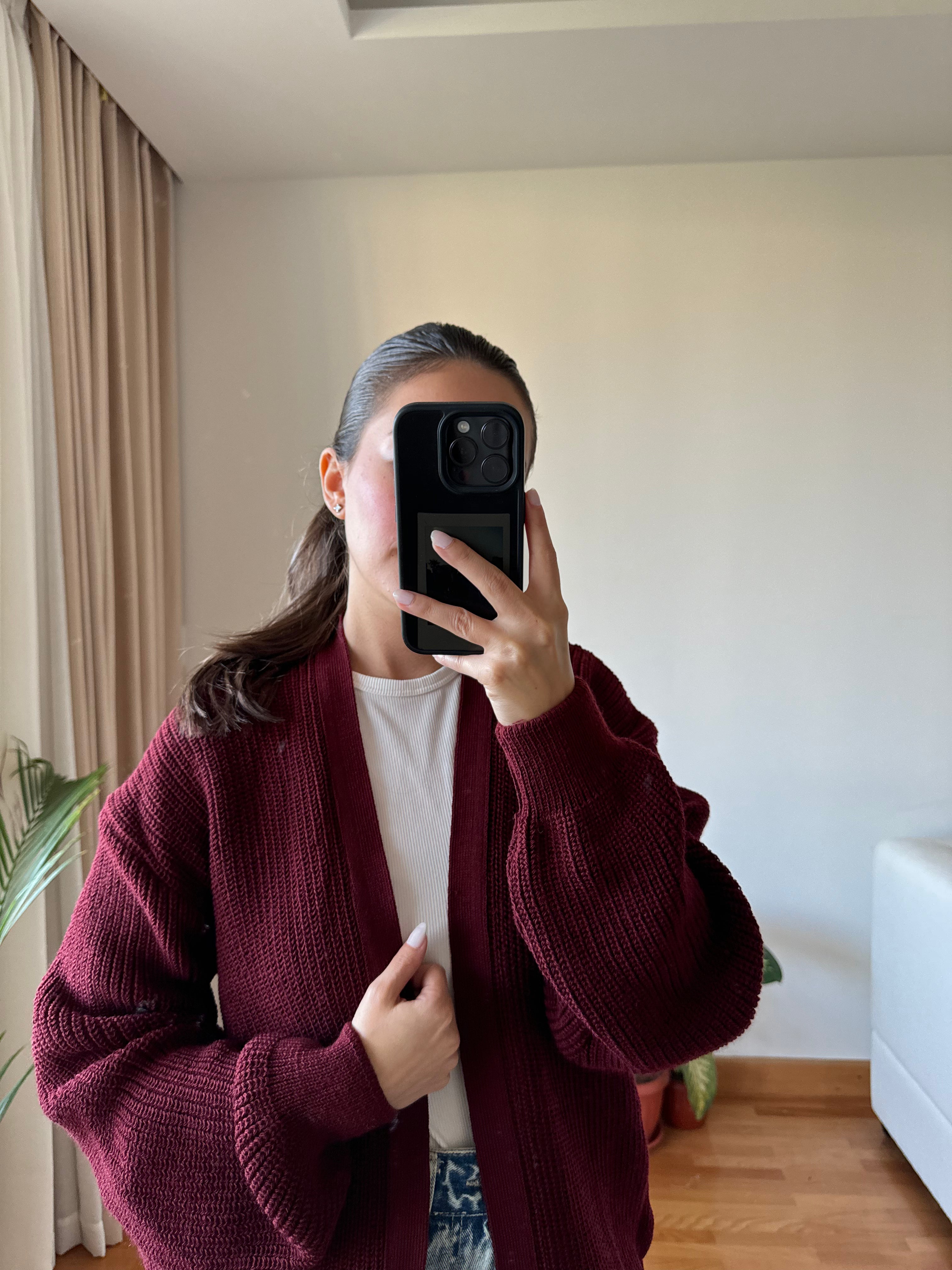 Short Knitted Cardigan-Burgundy