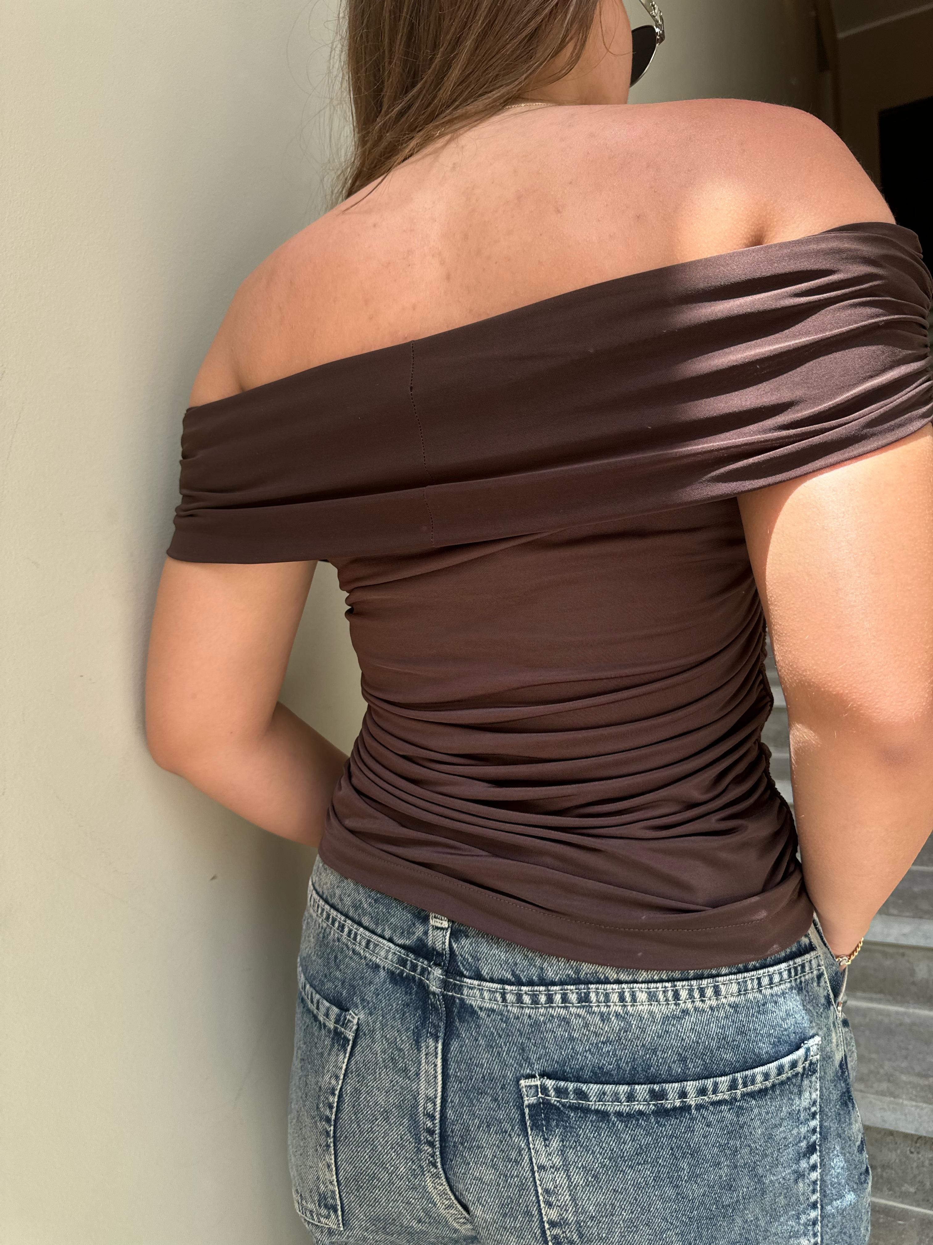 Off Shoulder Top – Brown
