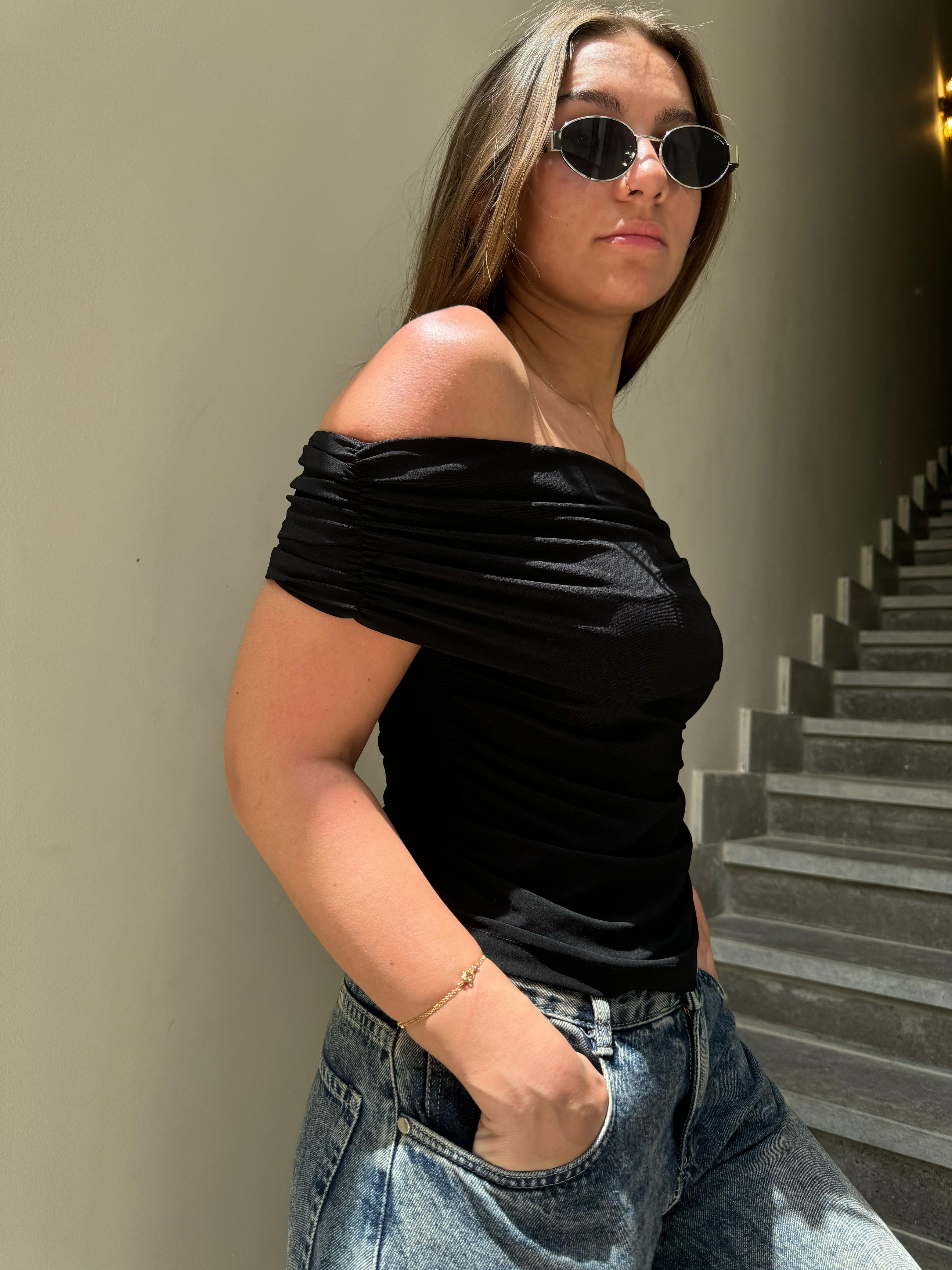 Off Shoulder Top – Black